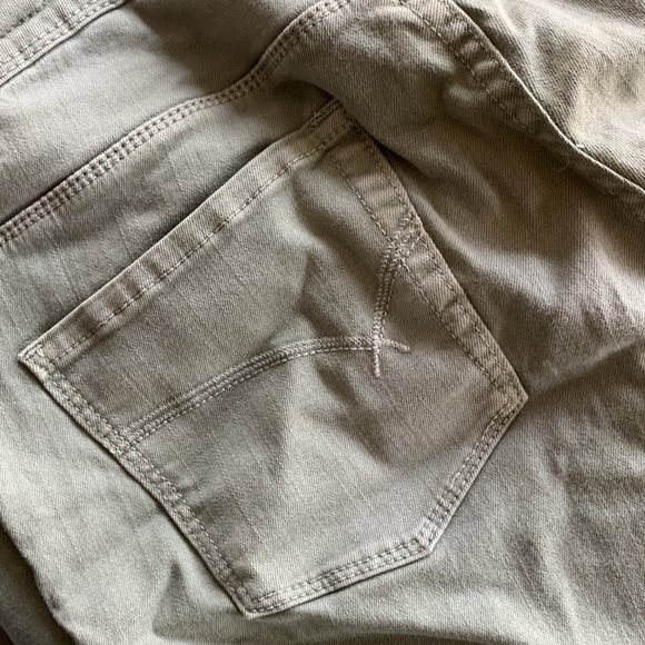 Moss green jeans size 9 Bullhead - Picture 7 of 12